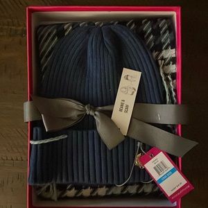 New with tags hat and scarf set to keep you warm.